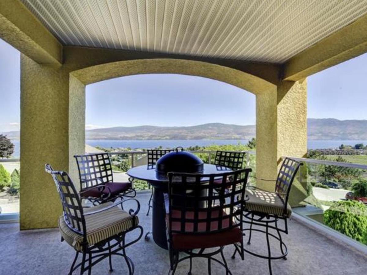Lake View Yellow House By Winary Resort West Kelowna Eksteriør bilde