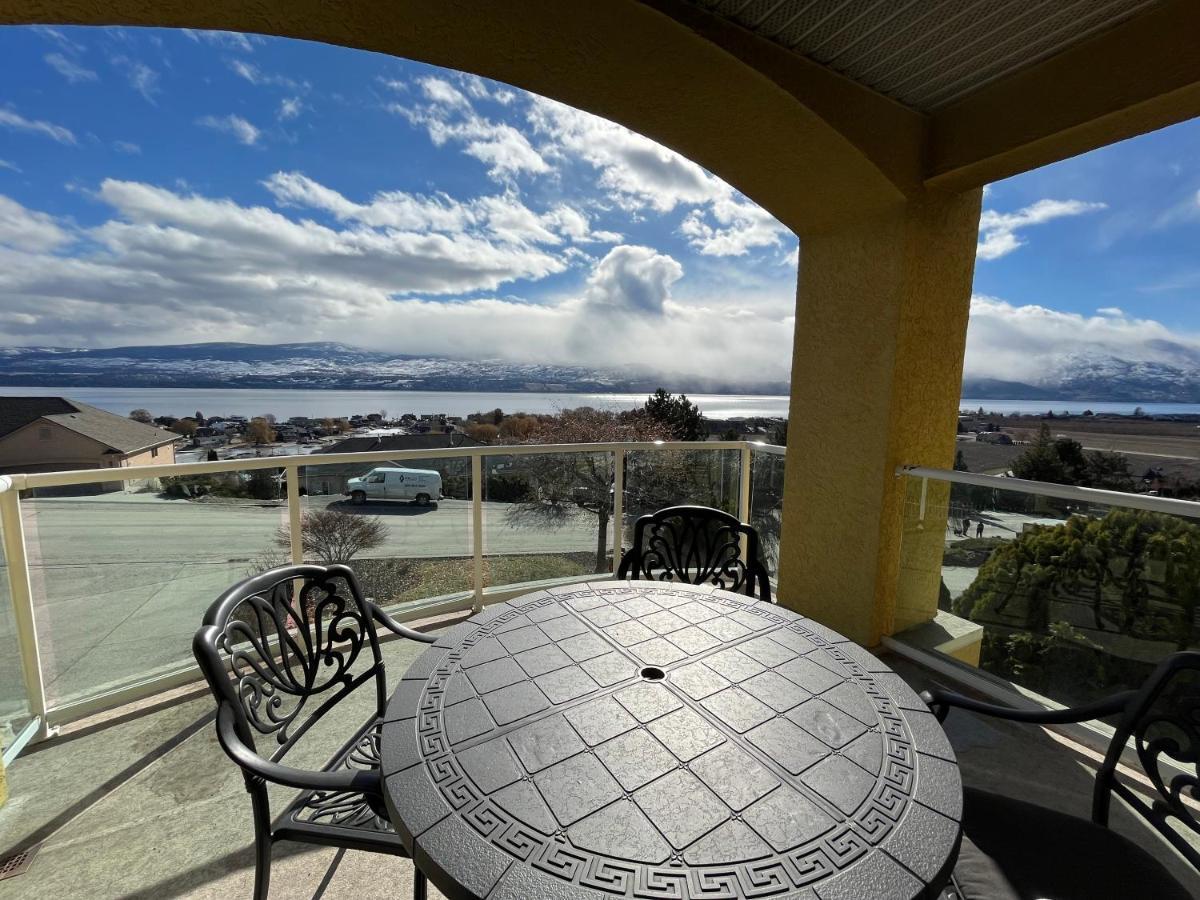 Lake View Yellow House By Winary Resort West Kelowna Eksteriør bilde