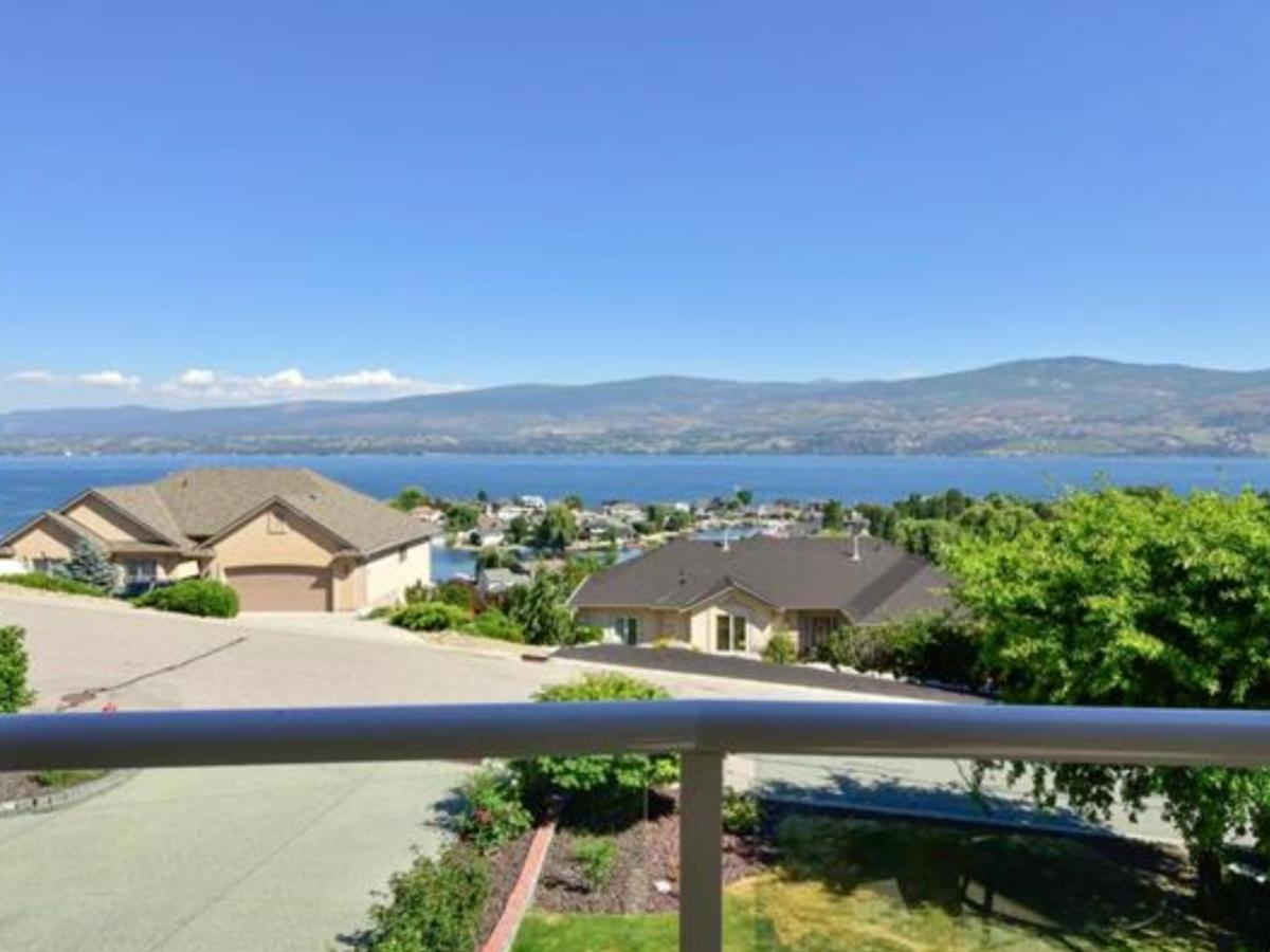 Lake View Yellow House By Winary Resort West Kelowna Eksteriør bilde